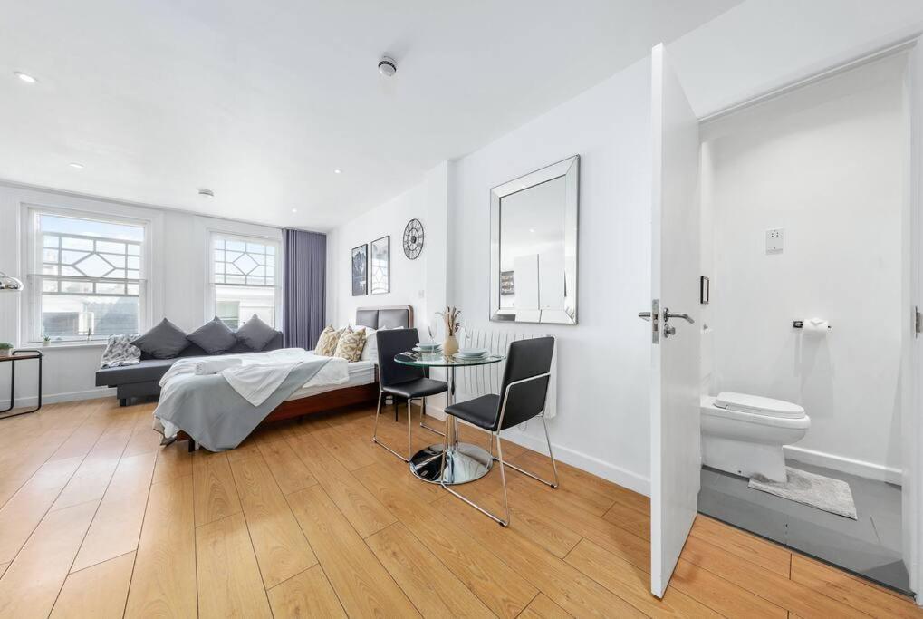 Apartamento Stylish Piccadilly 1 Bedroom Flat In Vr2